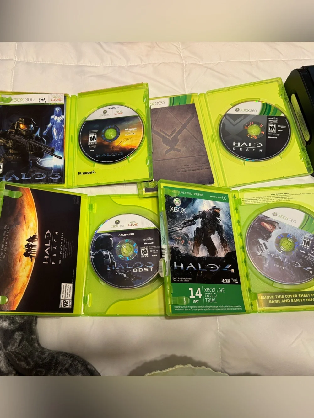 Xbox 360 Halo video game bundle of 4 games